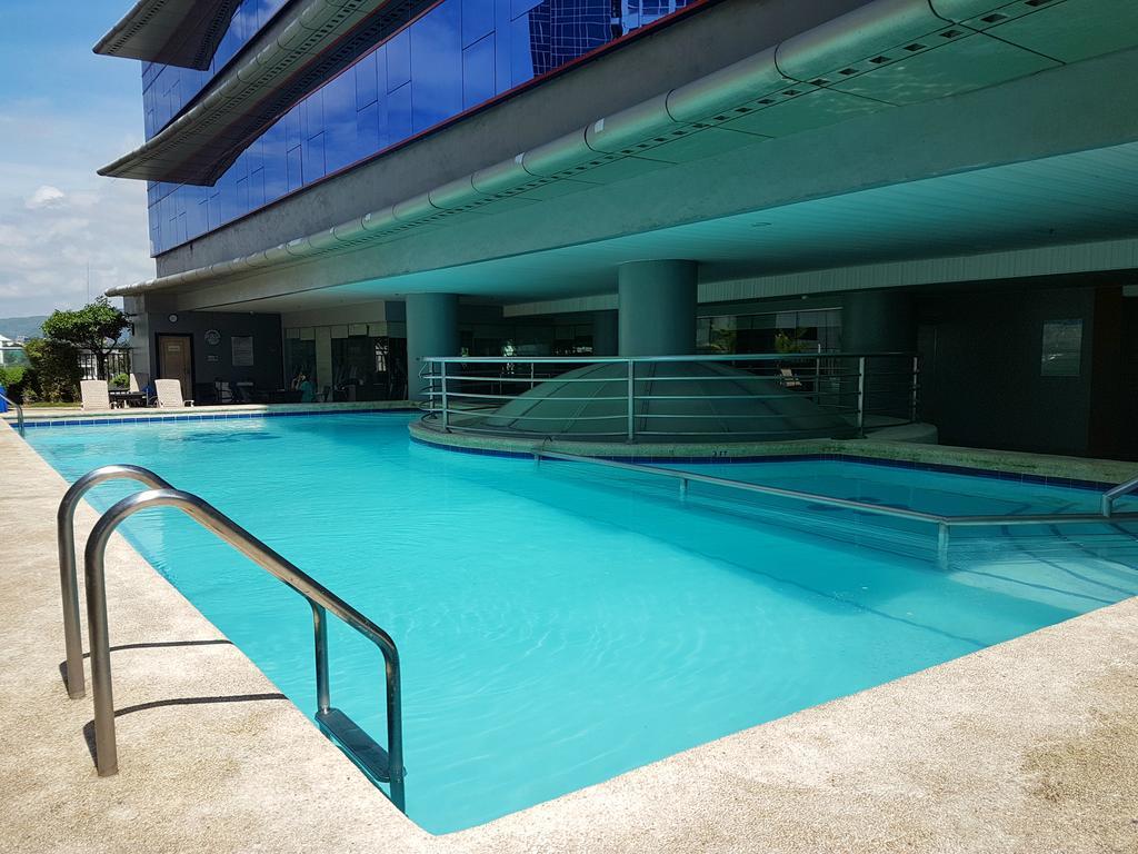 Cebu Parklane International Hotel Exterior foto
